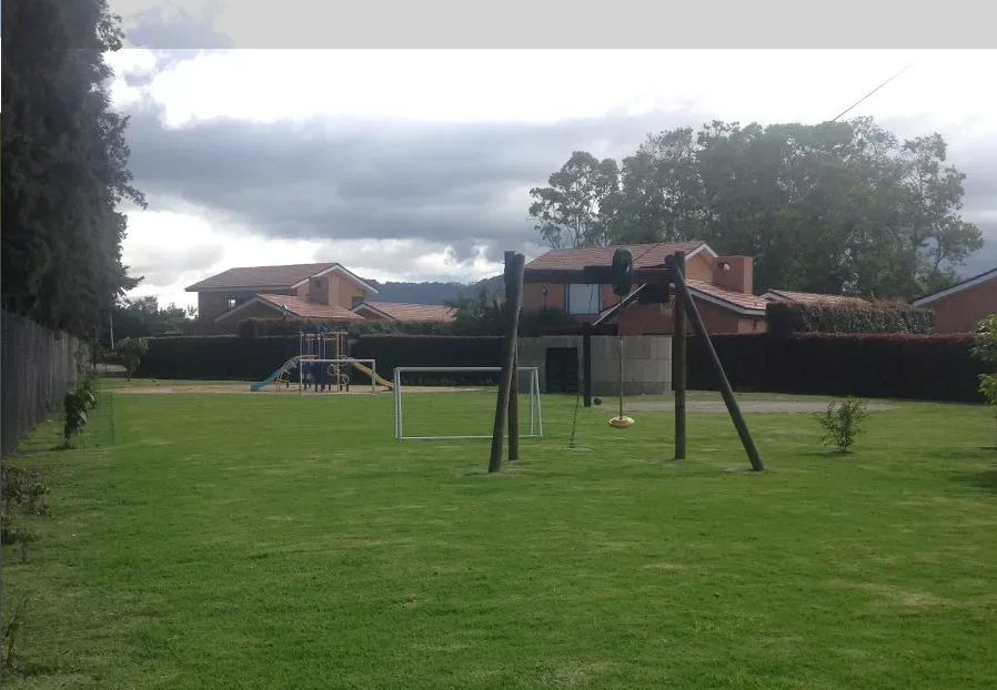 Cancha de fútbol recreativa del proyecto Baskinta en Cajicá.